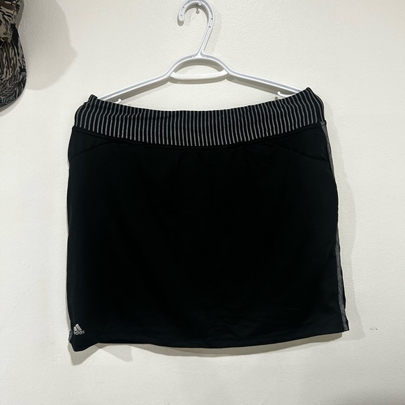 Adidas mini golf/tennis skirt - Picture 1 of 4